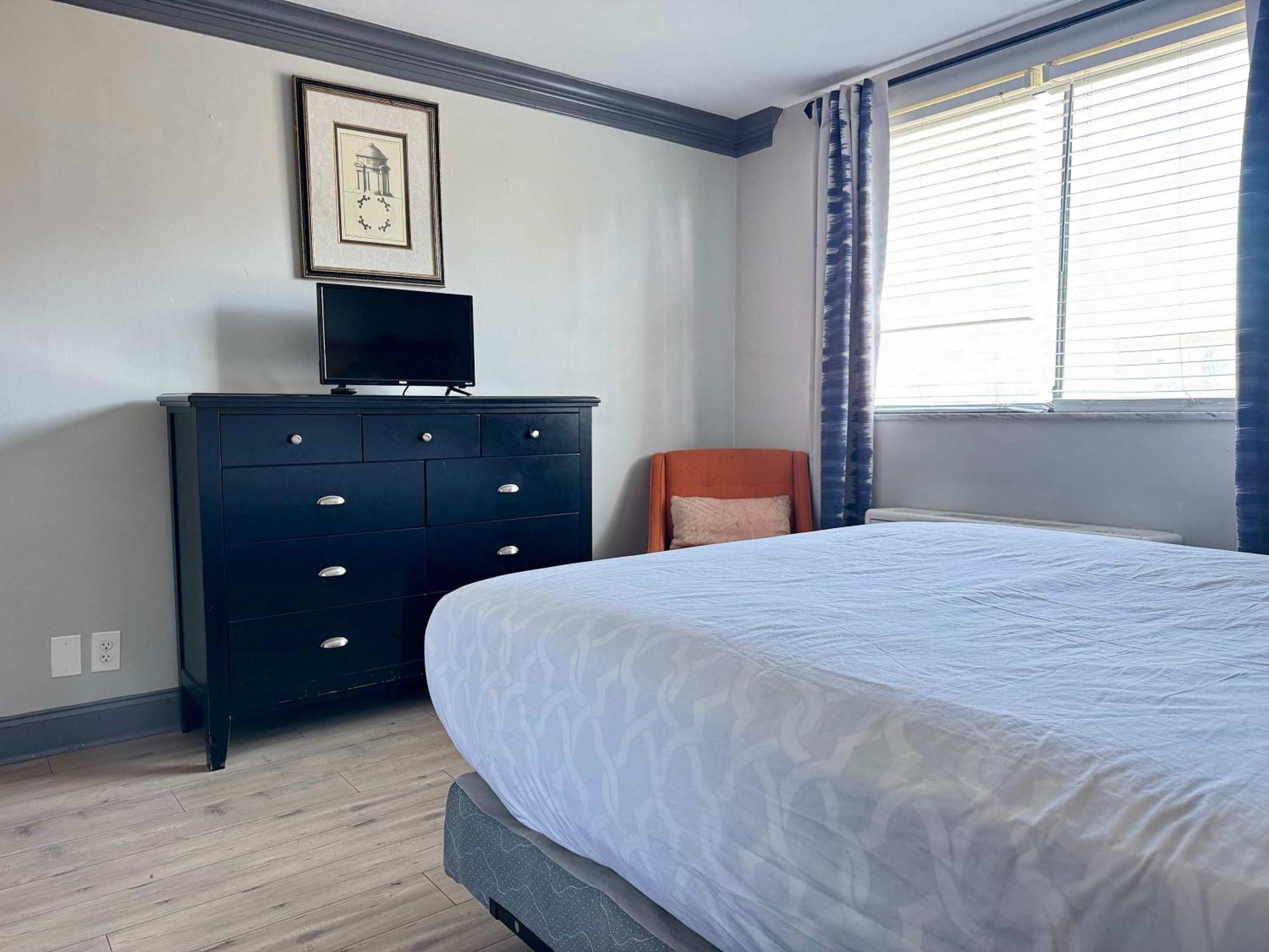 Downtown 24h Concierge 3 Bds 2br Onsite Parking Lm706 Apartment *