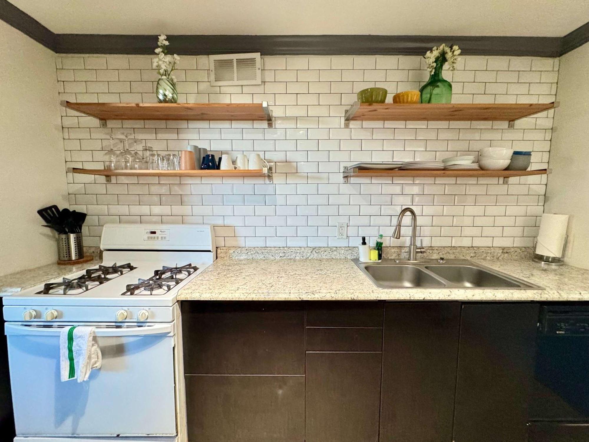 Downtown 24h Concierge 3 Bds 2br Onsite Parking Lm706